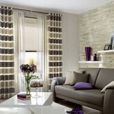 Horizontální pruhy na závěsech, vertikální na záclonách a plise 1600x900